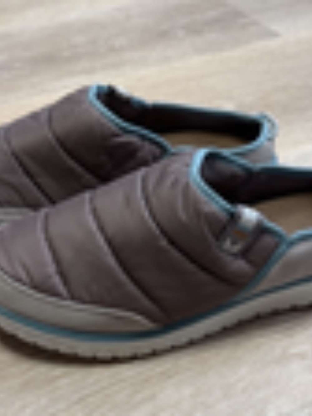 🏔️ L.L.Bean Mountain Classic Quilted Slides | Women’s 10M | Brown, Gray & Blue - Picture 2 of 9